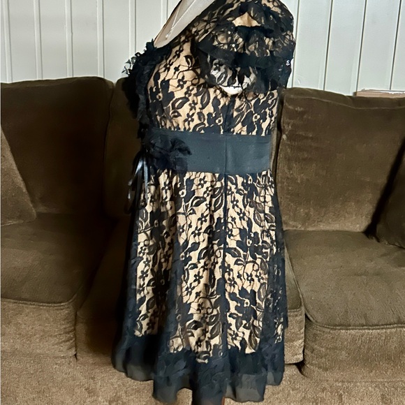 Pastel Design • Medium • Black • Floral Lace Party  Dress W/ Pull-string • New - Picture 4 of 13